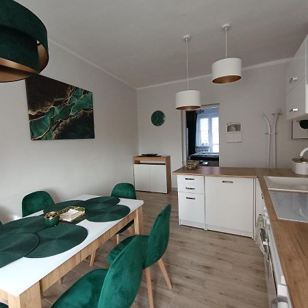 Szmaragdowy Apartament Przy Ulicy Opolskiej Тарновськє-Гури Екстер'єр фото