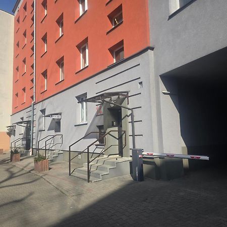 Szmaragdowy Apartament Przy Ulicy Opolskiej Тарновськє-Гури Екстер'єр фото