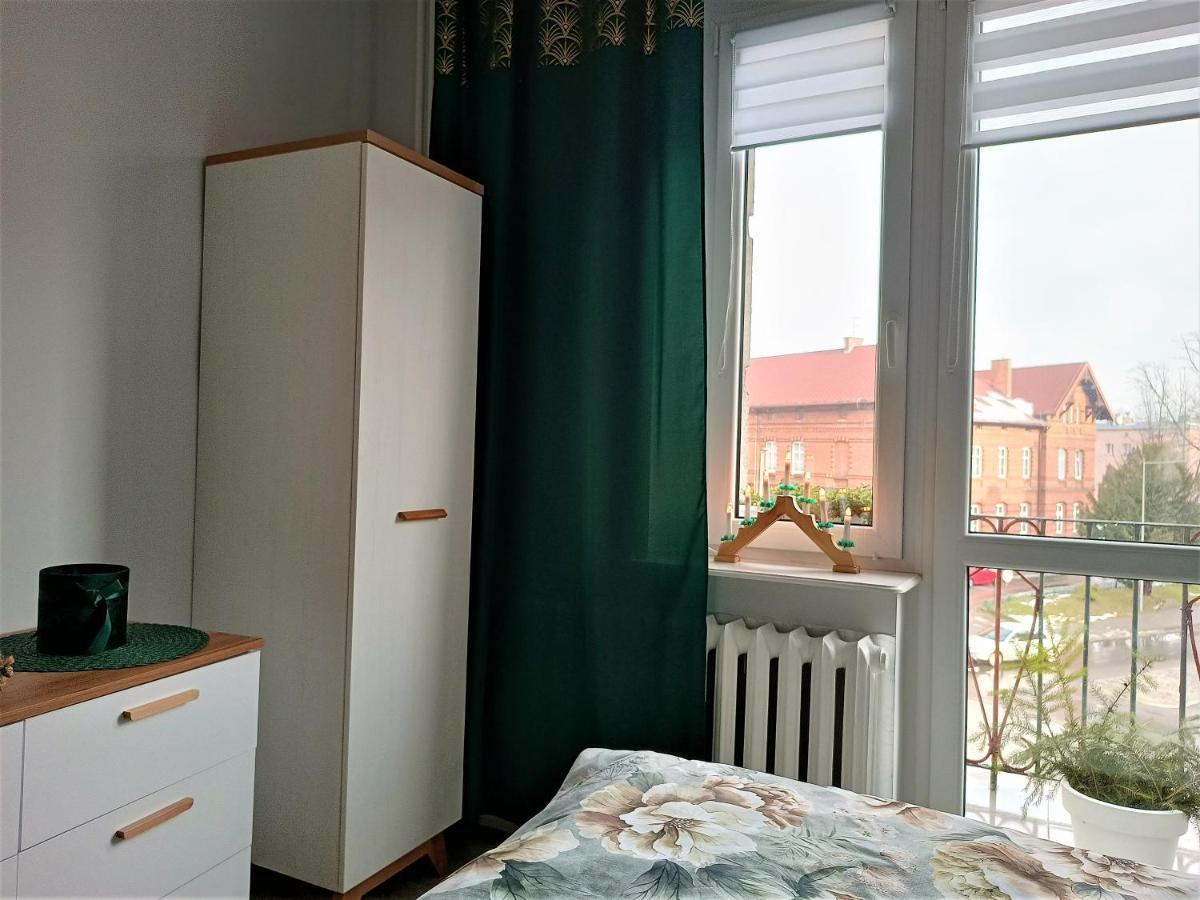 Szmaragdowy Apartament Przy Ulicy Opolskiej Тарновськє-Гури Екстер'єр фото